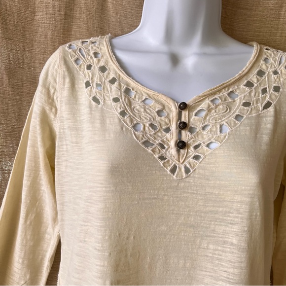 Beautiful Free People eyelet embroidery pale yellow L/S tee top Henley S / M ❤️ - Picture 4 of 12